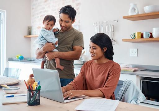 Back to Work Post-Baby: Tips to Make the Return to Office Easier